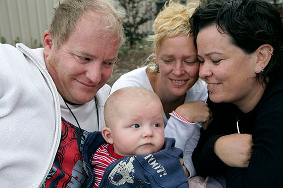 2 Mums & A Dad SBS 2007